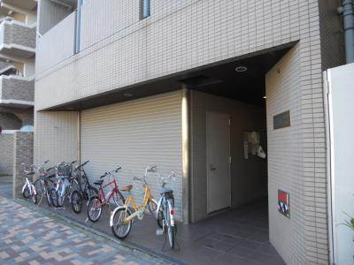 総司館八木の駐車場|外観