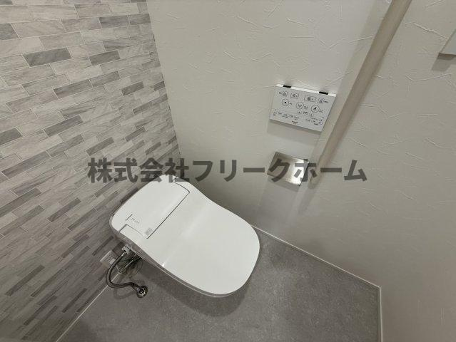 小金井市貫井北町１丁目の一戸建てのトイレ