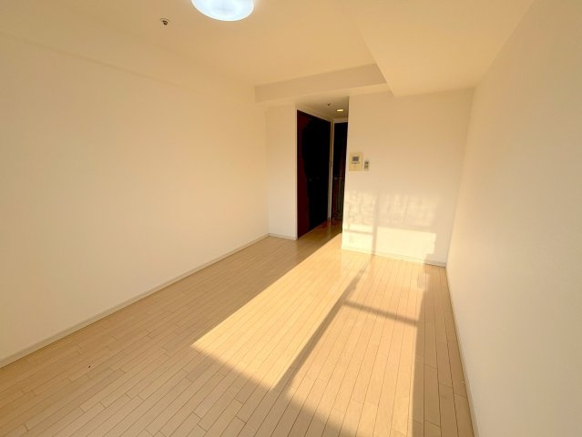 アドバンス新大阪Ⅴの洋室