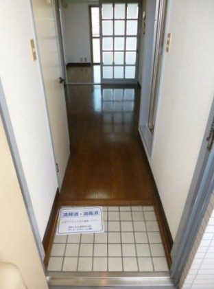 スカイコート武蔵浦和の玄関