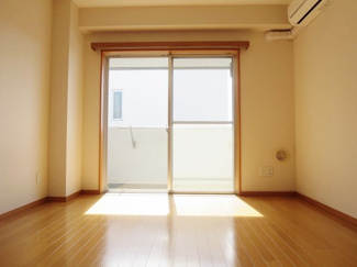 【居間・リビング】 | 同間取り別のお部屋：約7帖の洋室、クローゼットあり