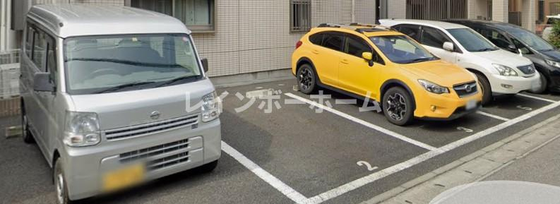 Ｋ・Ｙ・Ｋの駐車場|車をお持ちの方に嬉しい駐車場付きの物件です