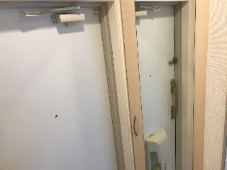 サンプレス八筋の玄関
