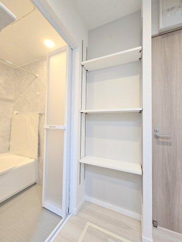 羽村市小作台5丁目　全2棟の収納