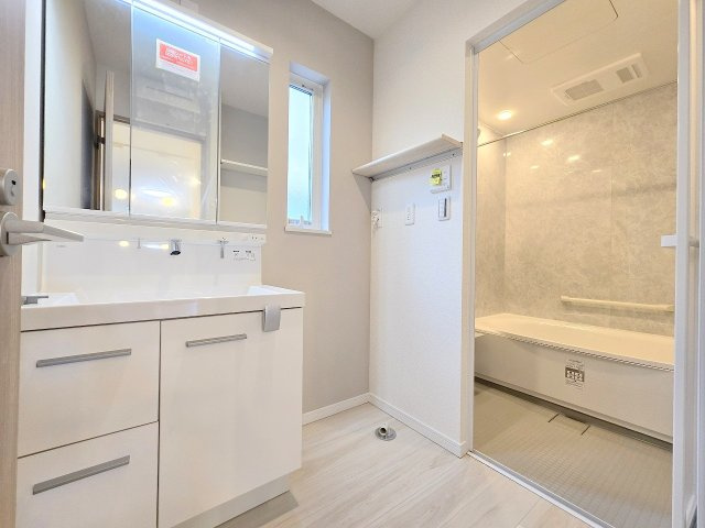 羽村市小作台5丁目　全2棟の独立洗面台