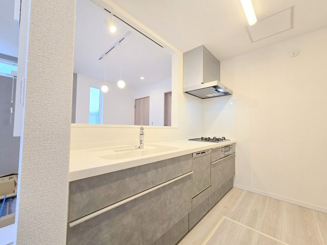 羽村市小作台5丁目　全2棟のキッチン
