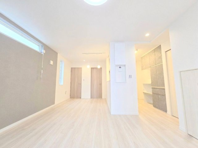 羽村市小作台5丁目　全2棟の居間・リビング