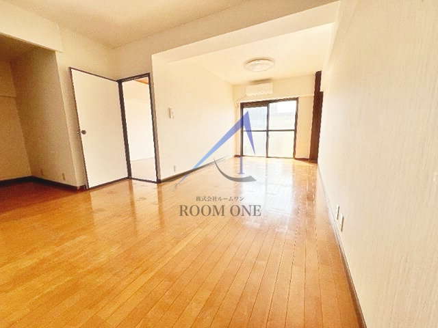 リアライズ市川原木の居間・リビング|洋室のお部屋です。