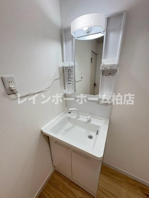 特典：仲介手数料が無料です!!の洗面所