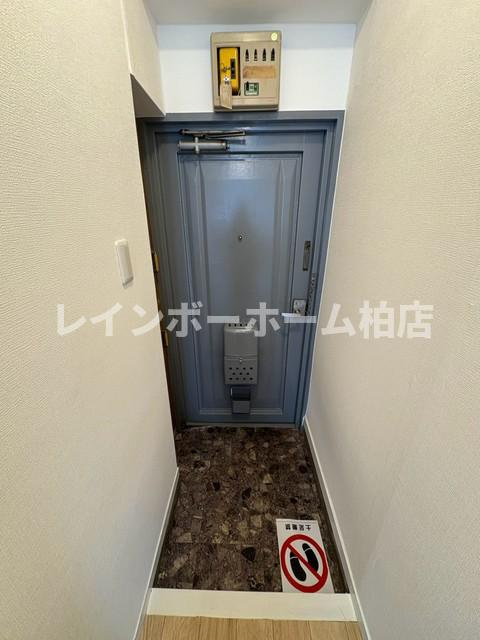 特典：仲介手数料が無料です!!の玄関