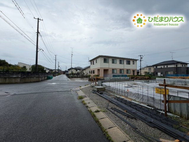 いわき市泉滝尻2丁目1期　新築戸建　3号棟の前面道路含む現地写真|角地につき日当たり良好(^^)/