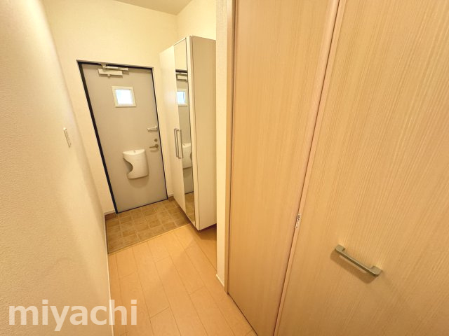 レヴェランス　Bの玄関