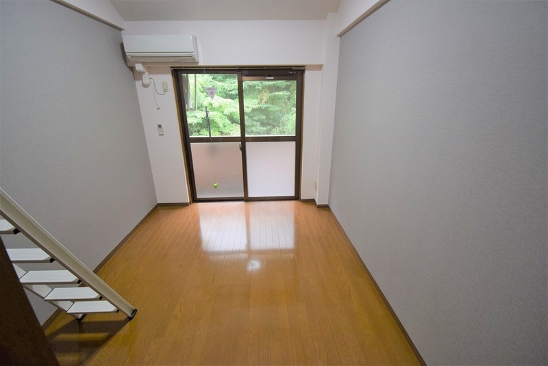 川崎市多摩区生田７丁目の賃貸マンションの居間・リビング