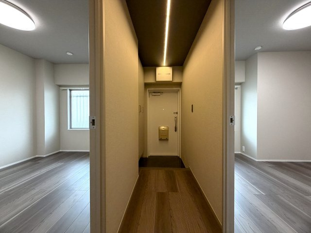 ただいま大規模修繕中。ドンキまで徒歩４分の好立地！お車利用者なら狩場インターすぐそばの快適アクセス。つまるところ、生きるのに苦労しないのは意外かしら？？な、『グリーンヒルズ横浜Ｂ棟』リノベーションの洋室|コンパクトで使いやすい洋室です