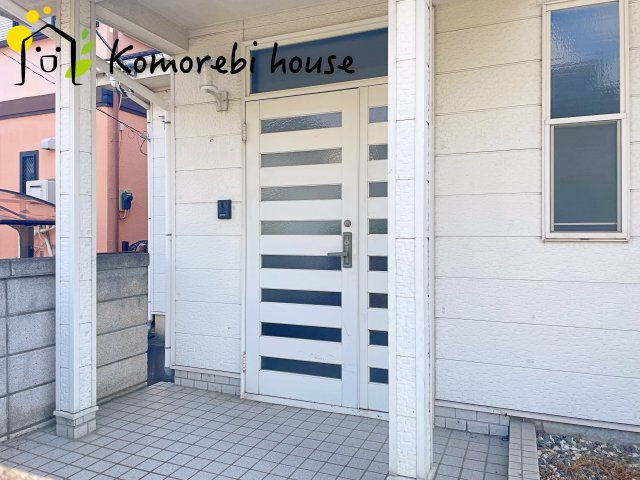 蓮田市西新宿2丁目　中古戸建の玄関|きれいな玄関です