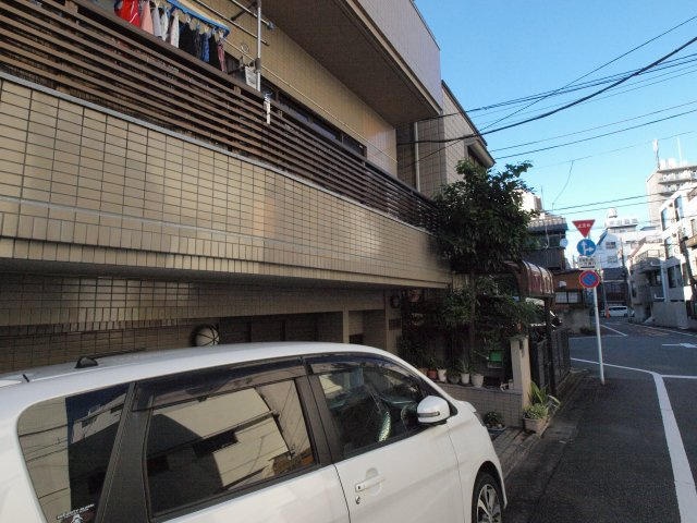 和田ビルの駐車場