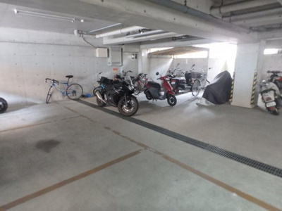 【その他共用部分】 | エトールⅥ | バイク置き場