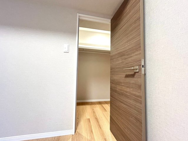 ライオンズステーションプラザ草加の収納|まるでショップのように、おしゃれを楽しめるウォークインクローゼット。