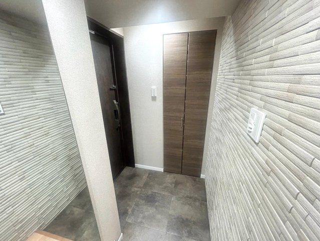ライオンズステーションプラザ草加の玄関|玄関は住まいの第一印象を高め、帰るたびに気分が上がる、ホテルのような上質な日常が始まります。