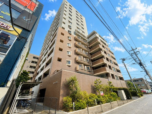 ライオンズステーションプラザ草加の外観