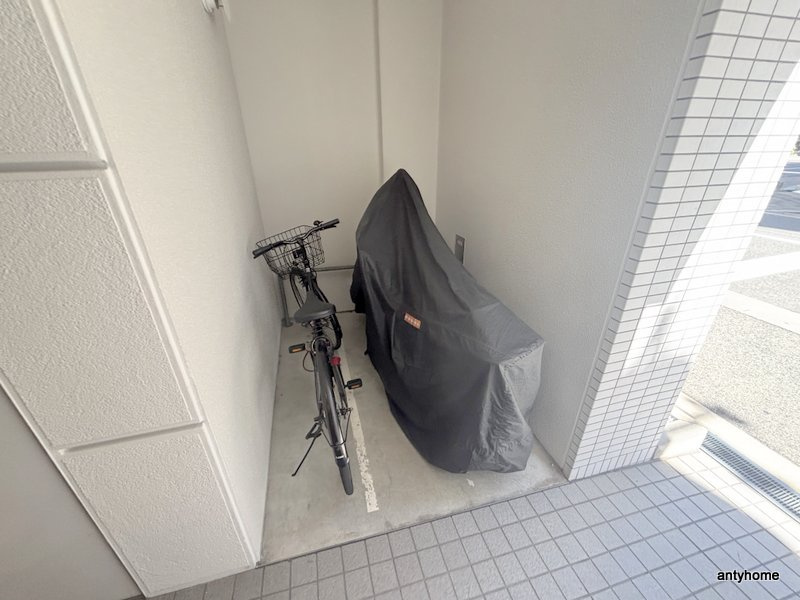 パレ阪栄橋　仲介手数料無料の駐車場