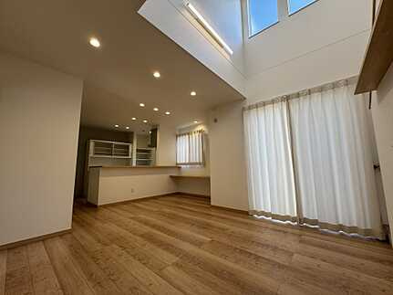安佐南区山本新町４丁目の居間・リビング