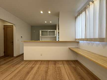 安佐南区山本新町４丁目の居間・リビング