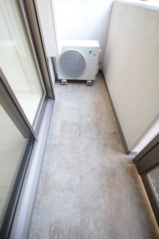 横浜市南区宮元町１丁目の賃貸マンションのバルコニー