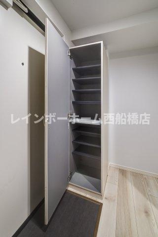NKクレール幕張の玄関