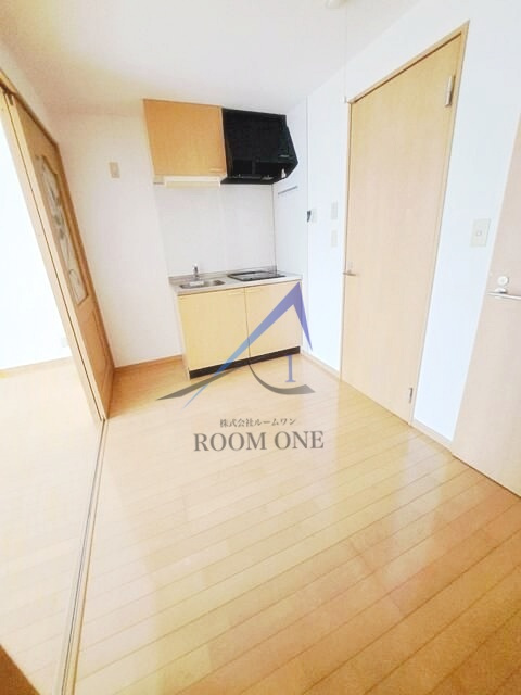レイローズビルの居間・リビング|洋室のお部屋です。