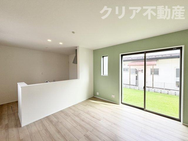 【居間・リビング】 | 9/15値下げ！駐車4台可♪前橋市上新田町新築