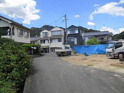 佐伯区五日市町大字上河内字石の前面道路含む現地写真