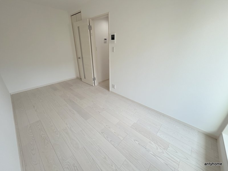 ヴェルメゾン三津屋中　仲介手数料無料の寝室