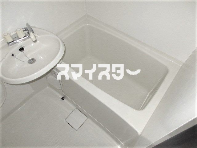 リバーサイド日野の浴室