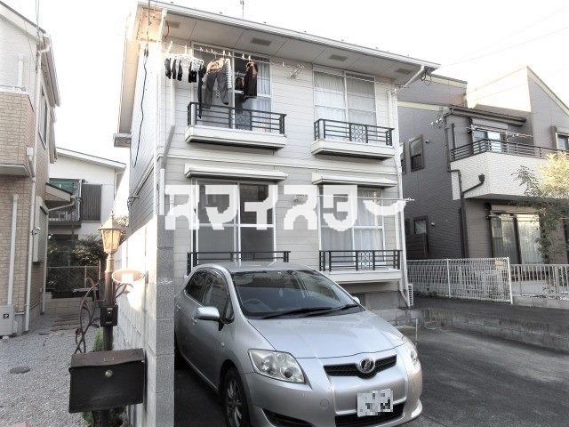 リバーサイド日野の駐車場