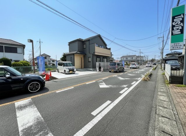 狭山ヶ丘2丁目新築戸建ての前面道路含む現地写真|前面道路含む現地写真です