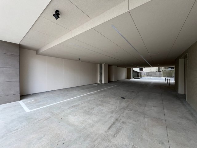 スプランディッド難波キャトルの駐車場