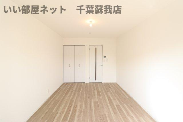 ジーメゾン千葉村田町ヘルミの居間・リビング|ゆったりとした居間です