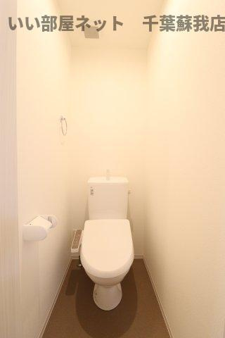 ジーメゾン千葉村田町ヘルミのトイレ|コンパクトで使いやすいトイレです