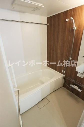 仲介手数料（賃料の1.10ヵ月）の50％OFF対象物件！の浴室
