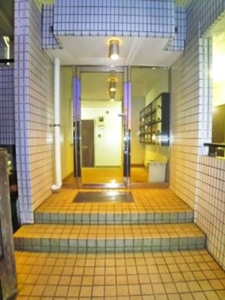 八千代市勝田台７丁目の賃貸マンションのエントランス