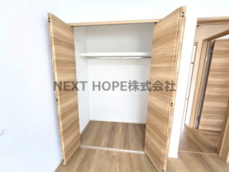 【収納】 | 宝塚市安倉中6丁目中古戸建【リフォーム済み】 | 洋室６帖のクローゼットです♪たくさんのお洋服・小物が収納できます！！室内を有効に使用していただけます！！