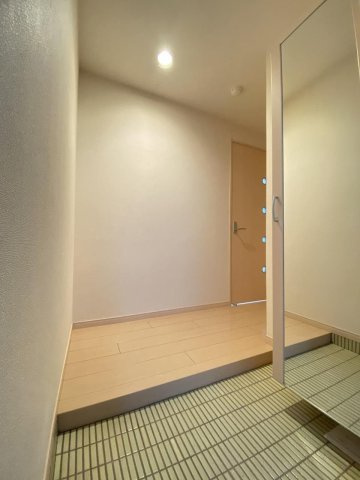 アクティオン薬園町の玄関