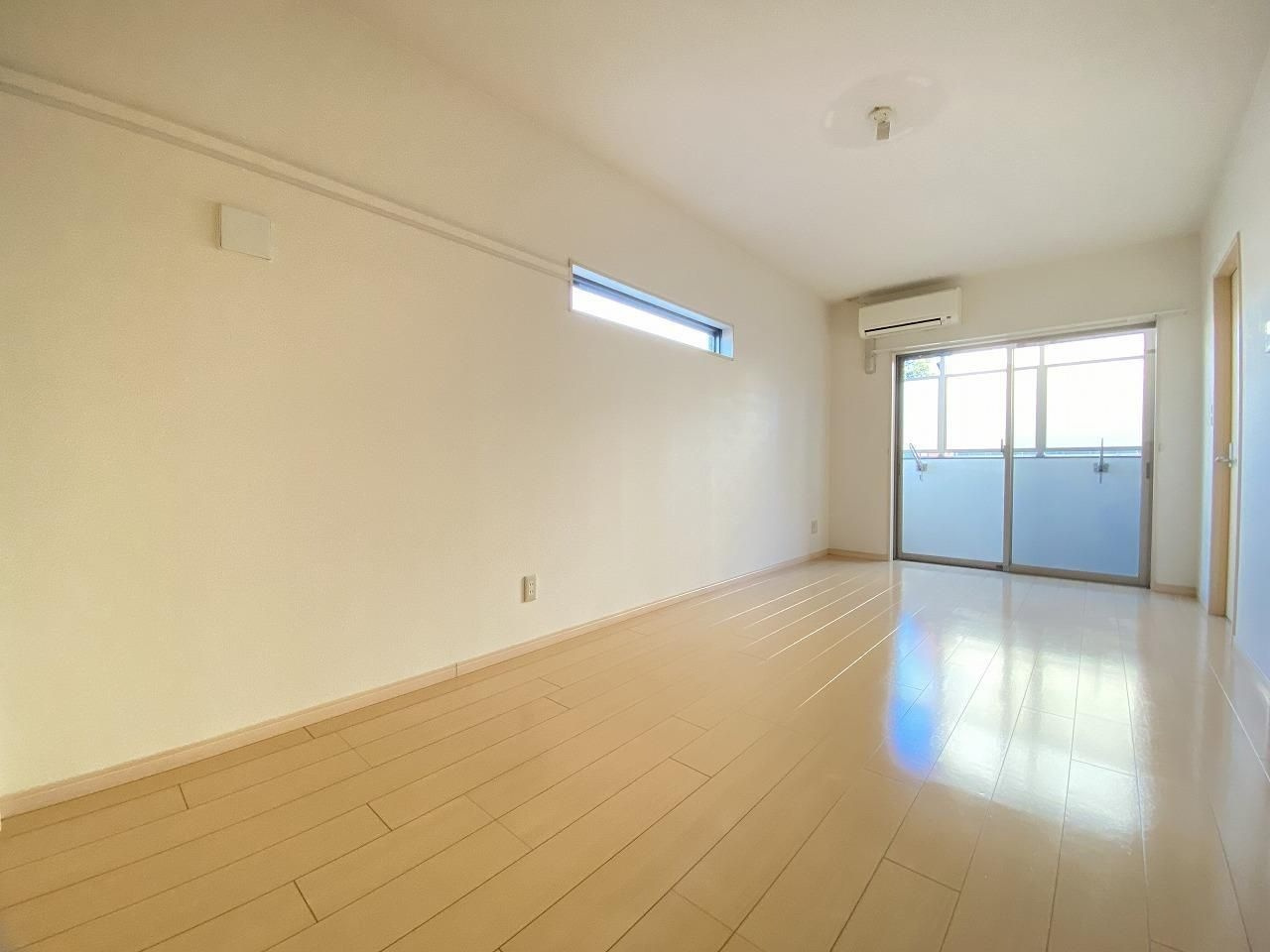 アクティオン薬園町の居間・リビング