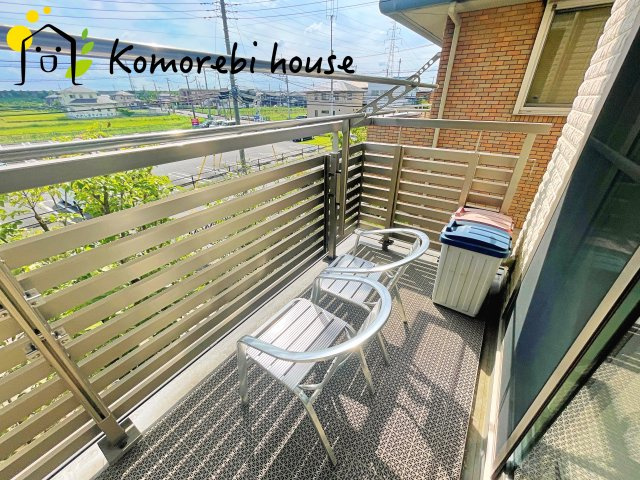 白岡市新白岡3丁目　中古戸建のバルコニー|バルコニー付きです