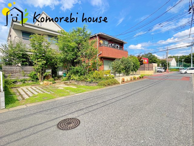 白岡市新白岡3丁目　中古戸建の前面道路含む現地写真|前面道路含む現地写真です