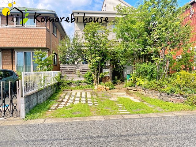 白岡市新白岡3丁目　中古戸建の駐車場|車をお持ちの方に嬉しい駐車場付きの物件です