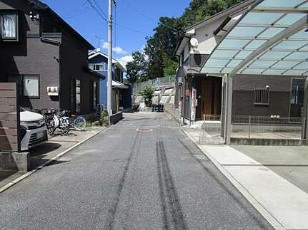 安佐南区相田２丁目の前面道路含む現地写真