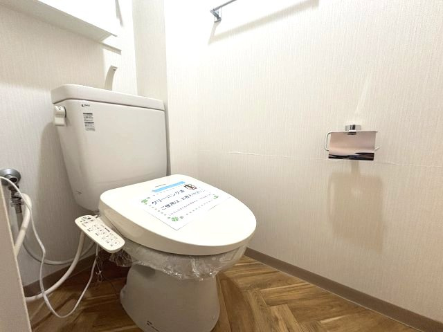 ブランシエラ彩の森公園のトイレ|トイレは収納が充実しており、片付けに便利です。