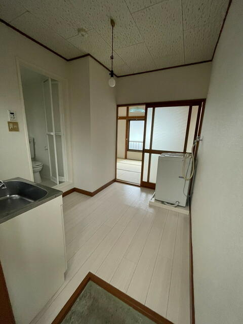 武蔵野市境南町３丁目のアパートの居間・リビング|同タイプ別のお部屋の写真です。